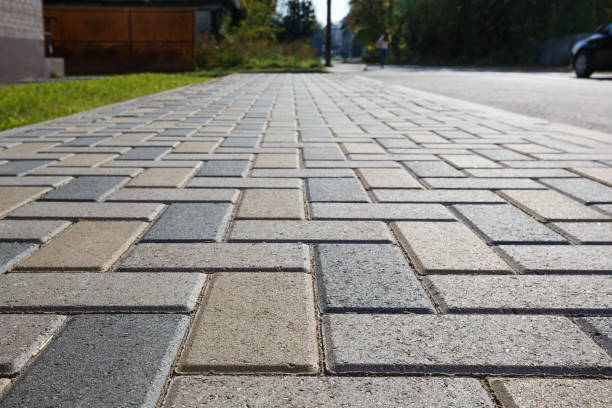 Best Professional Driveway Pavers  in Harrisburg, IL